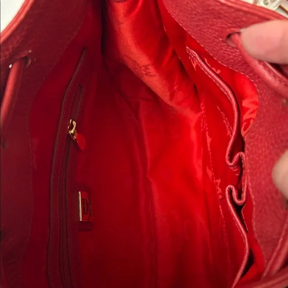 MCM Stylish Red Leather Bucket Bag with COA - Picture 7 of 13